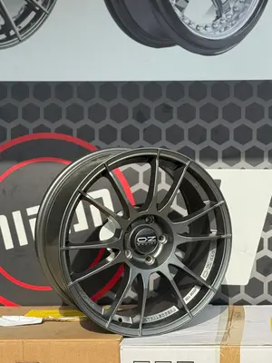 ג'נטים לרכב OZ Racing 5/112 18 רוחב8 ET45 CB/L